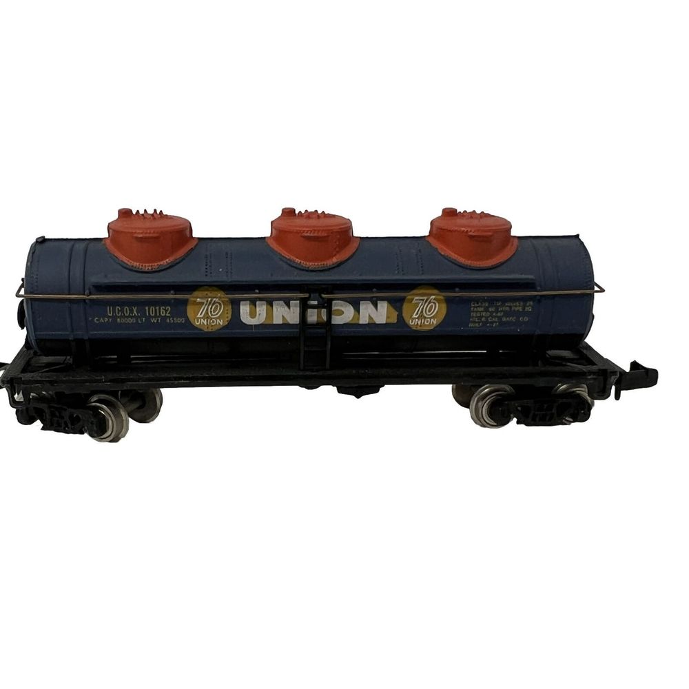 N Bachmann 39' Triple Dome Tank Car Union 76 UCOX #10162 (no box)